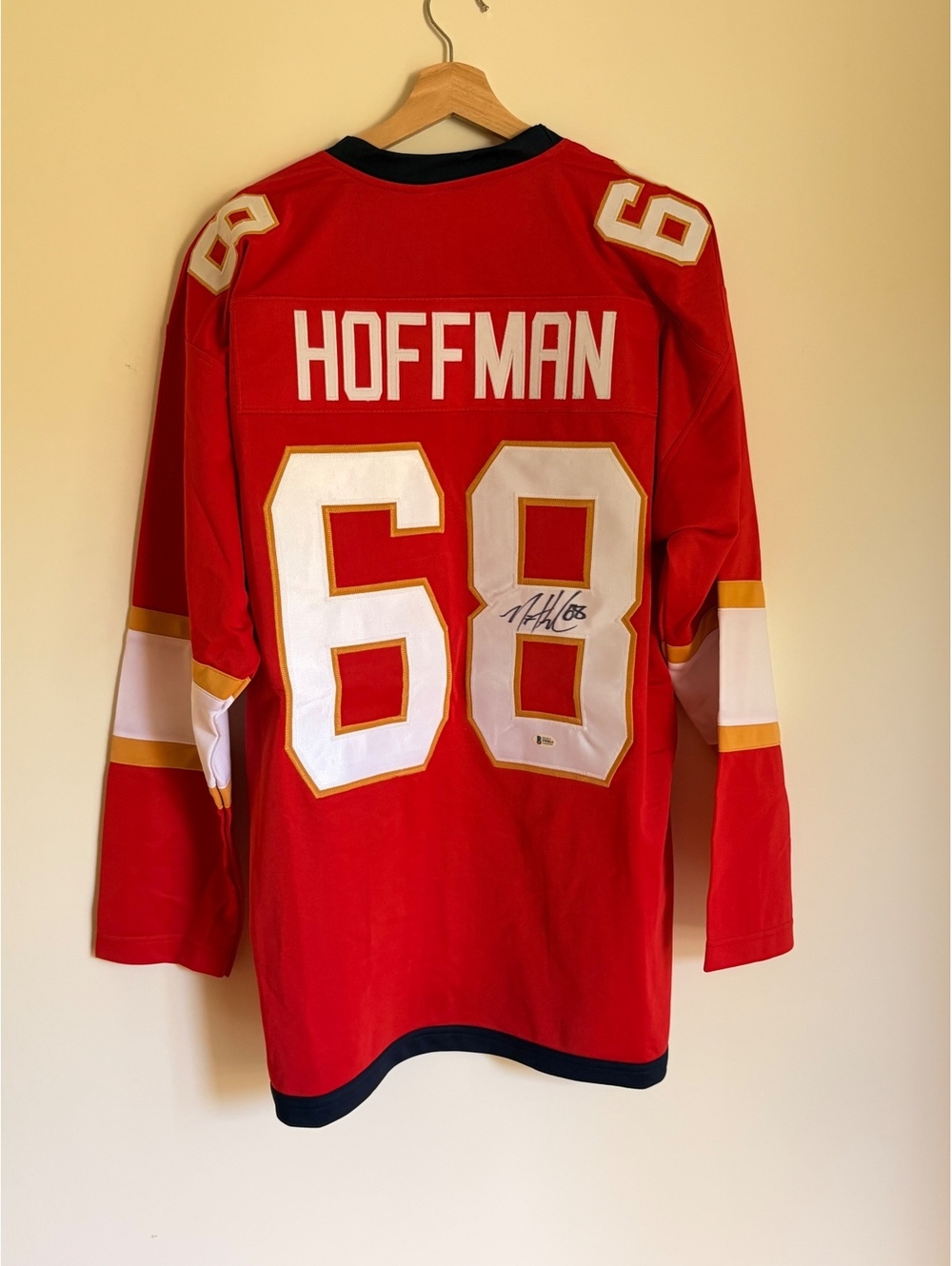 Signed Mike Hoffman #68 Florida Panthers Hockey Jersey XL – Beckett Autograph